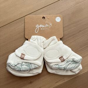 NWT Goumi Kids Baby Boots Set Coastal & Cloud SZ 0-3mo Bamboo Stay On